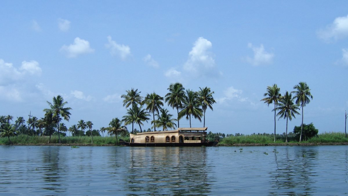 Alleppey backwater houseboat cruise Kerala